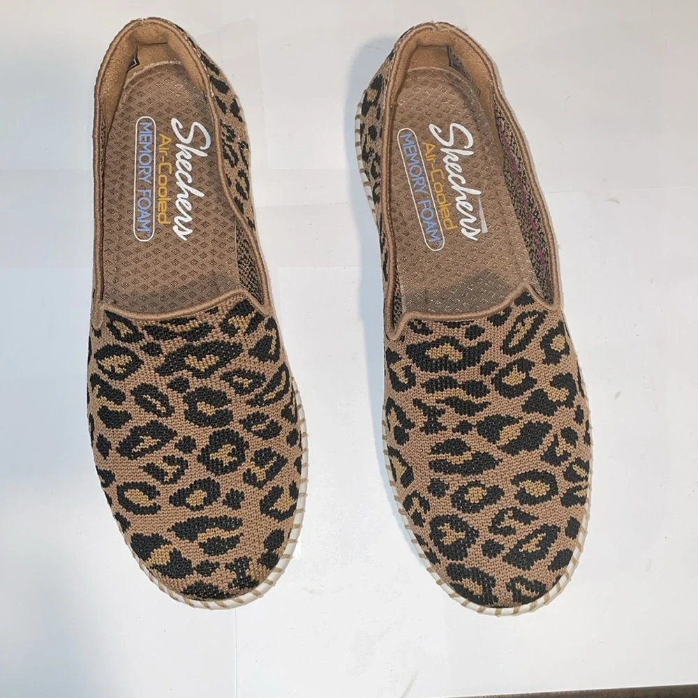 Skechers Air-Cooled Memory Foam Leopard Print Flats Size 5 - Picture 2 of 7